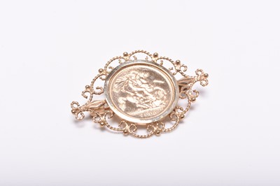 Lot 216 - An Elizabeth II half sovereign set brooch