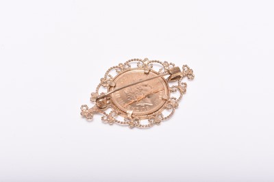 Lot 216 - An Elizabeth II half sovereign set brooch