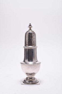 Lot 150 - A George V Goldsmiths & Silversmiths silver sugar caster