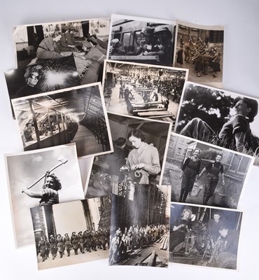 Lot 11 - PRESS PHOTOGRAPHY. - WOMEN AT WAR, WW2