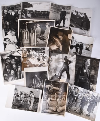 Lot 11 - PRESS PHOTOGRAPHY. - WOMEN AT WAR, WW2