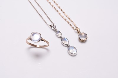 Lot 181 - A collection of moonstone jewellery