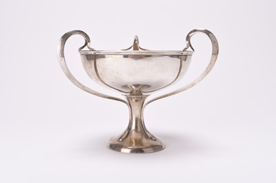 Lot 24 - An Edwardian silver tyg