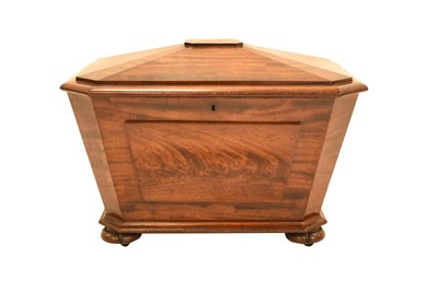 Lot 197 - A William IV mahogany cellarette