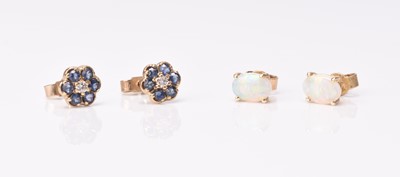 Lot 176 - Two pairs of stud earrings