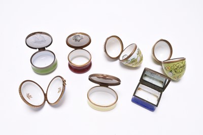 Lot 192 - An 18th century English enamel patch box, together with other 20th century examples