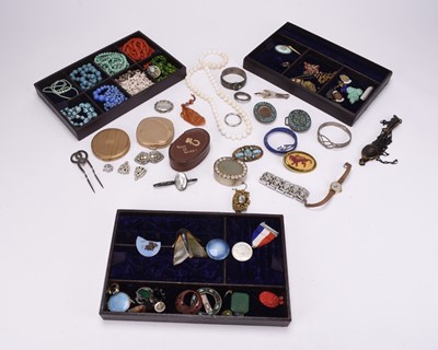 Lot 227 - A large collection of jewellery and costume jewellery