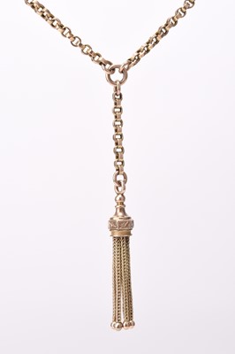 Lot 215 - A yellow metal chain with attached tassel pendant