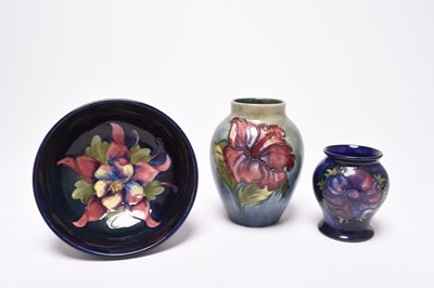 Lot 206 - A small group of Moorcroft pottery including a Columbine bowl