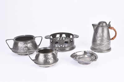 Lot 219 - An assembled group of Art Nouveau pewter