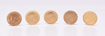Lot 155 - Five half sovereigns.