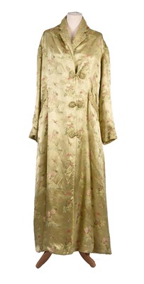 Lot 27 - A Chinese Western market silk robe by Gary of Hong Kong