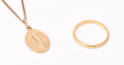 Lot 111 - A ring and a pendant on chain