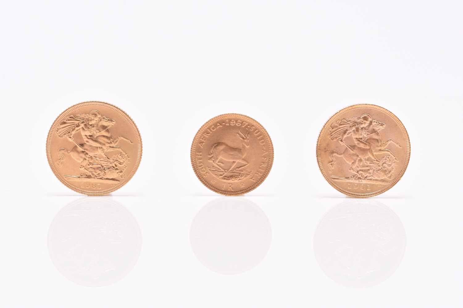Lot 230 - George V sovereign dated 1931, Pretoria Mint