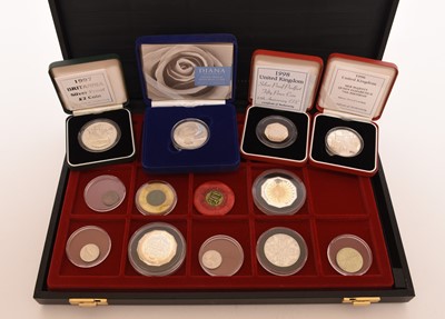 Lot 149 - A large collection of UK and French commemorative coinage