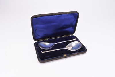 Lot 4 - A pair of cased Victorian silver seal top spoons