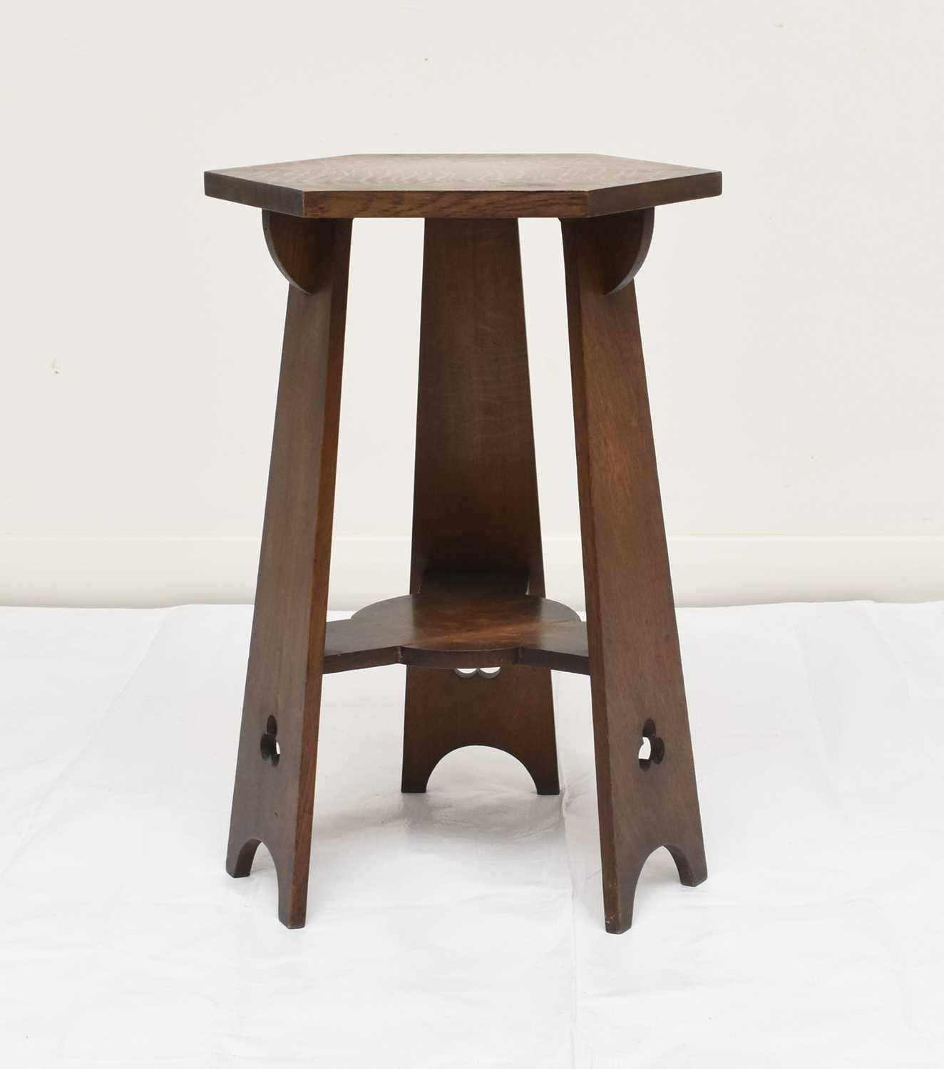 Lot 121 - A small Arts and Crafts oak side table