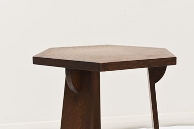 Lot 121 - A small Arts and Crafts oak side table