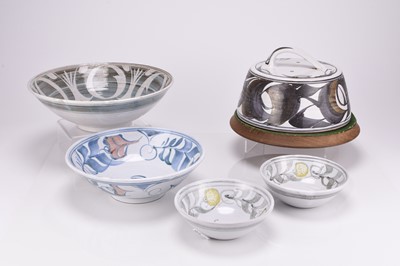 Lot 571 - A collection of Aldermaston studio pottery