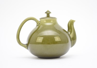 Lot 59 - Linthorpe art pottery teapot and cover, late 19th century