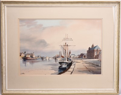 Lot 32 - Leslie L Hardy Moore (1907-1997) Early Morning, Great Yarmouth