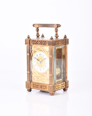 Lot 381 - A French early 20th century brass carriage clock