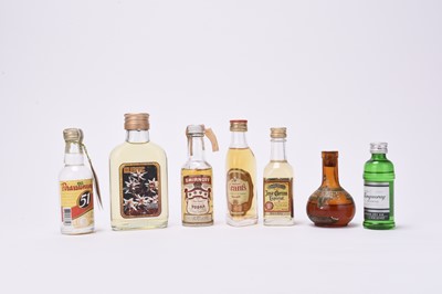 Lot 374 - A collection of wine