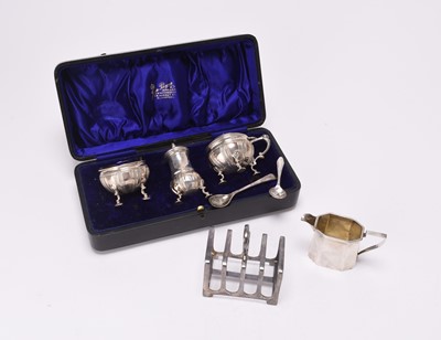 Lot 65 - A small collection of silver