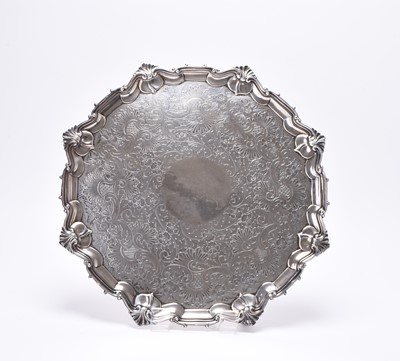 Lot 10 - An Edwardian circular silver salver