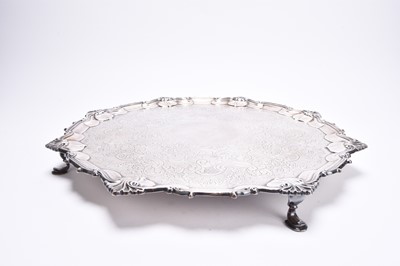 Lot 10 - An Edwardian circular silver salver