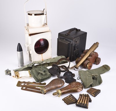 Lot 346 - A mixed group including militaria