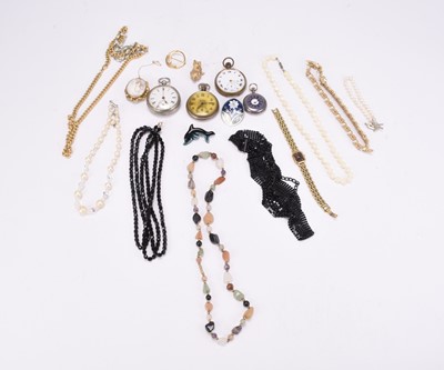 Lot 262 - A collection of jewellery and costume jewellery