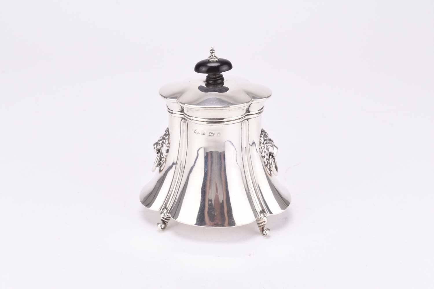 Lot 4 - An Edwardian silver tea caddy