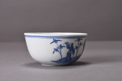 Lot 39 - A Chinese 'Bleu de Hue' bowl, Qing Dynasty