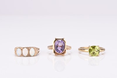 Lot 196 - Three 9ct gold rings