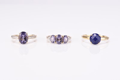 Lot 289 - Three 9ct gold rings