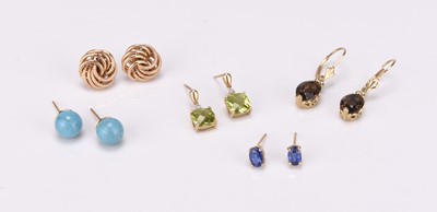 Lot 199 - Five pairs of earrings