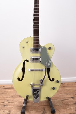 Lot 489 - A Gretsch 1959 Double Anniversary Model hollow-bodied electric guitar