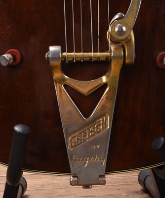 Lot 491 - A Gretsch Chet Atkins 'Country Gentleman' electric guitar, circa 1963