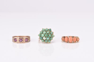 Lot 210 - Three stone set rings