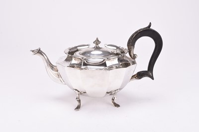 Lot 58 - A silver teapot