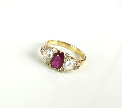 Lot 44 - An untested ruby and diamond ring