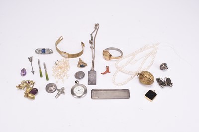 Lot 268 - A collection of jewellery and costume jewellery