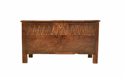 Lot 387 - A 17th century small oak coffer, South Yorkshire