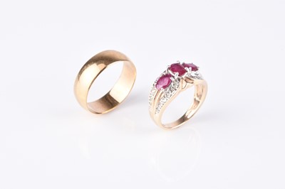 Lot 235 - Two 9ct gold rings