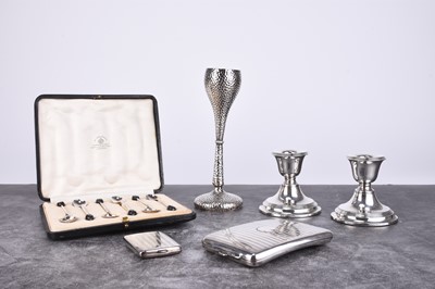 Lot 18 - A small collection of silver