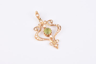 Lot 144 - An early 20th century peridot and split seed pearl pendant