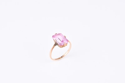 Lot 163 - A single stone pink tourmaline ring