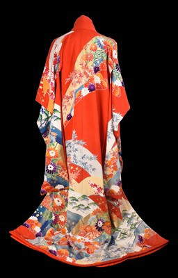 Lot 20 - A Japanese silk Kimono, 20th century