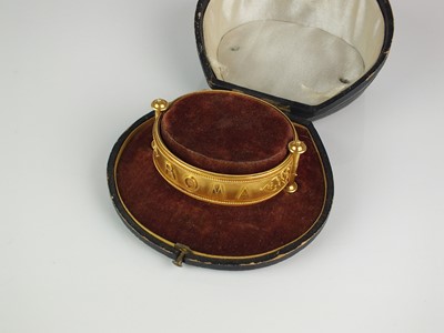 Lot 59 - A mid-19th century Grand Tour hinged bangle